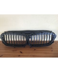 2019,2020 BMW 3 SERIES FRONT SHUTTER GRILLE NO COVER OEM USED